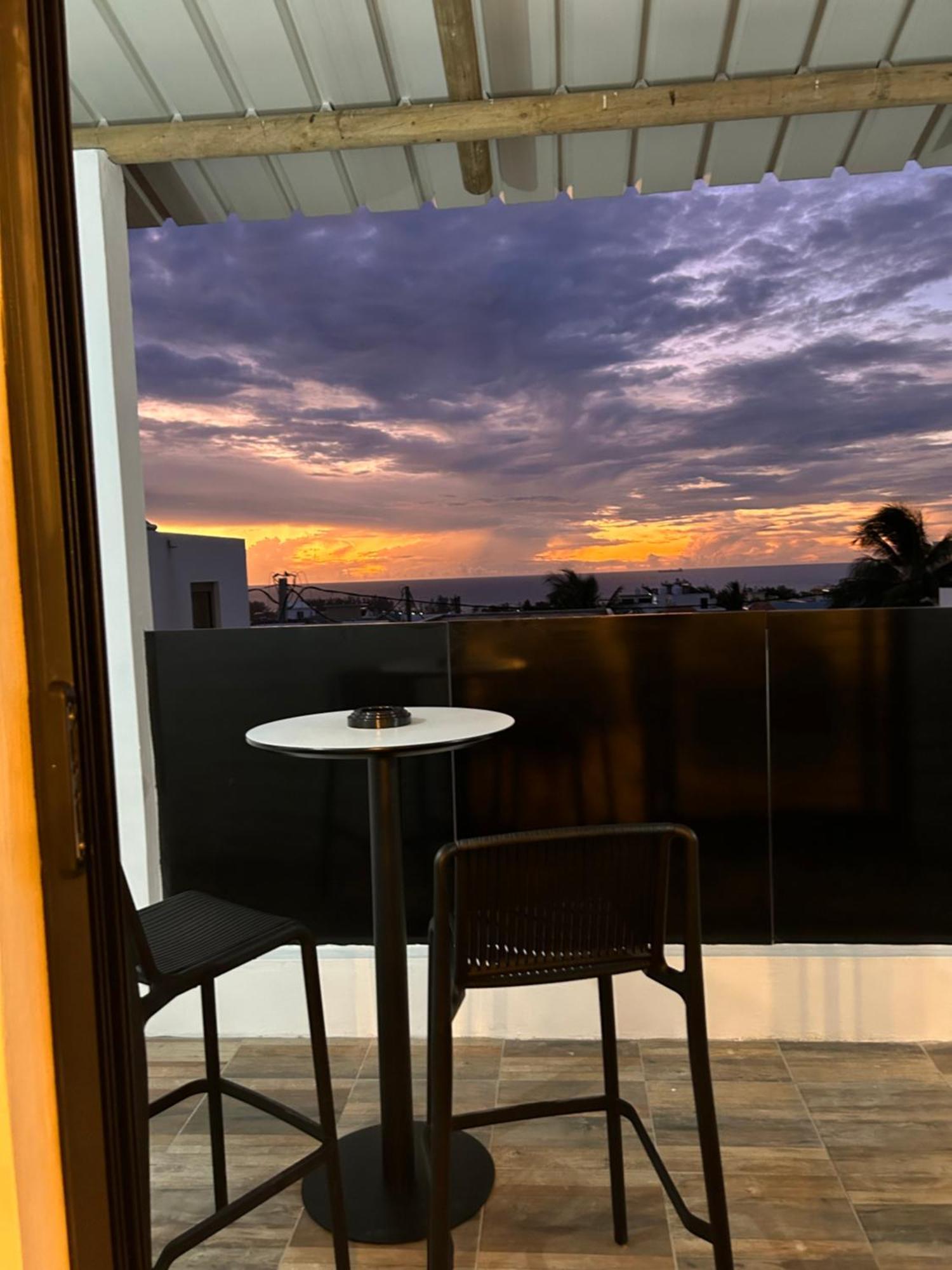 Amazing Sunset View Rooftop. Flic-en-Flacq Eksteriør bilde